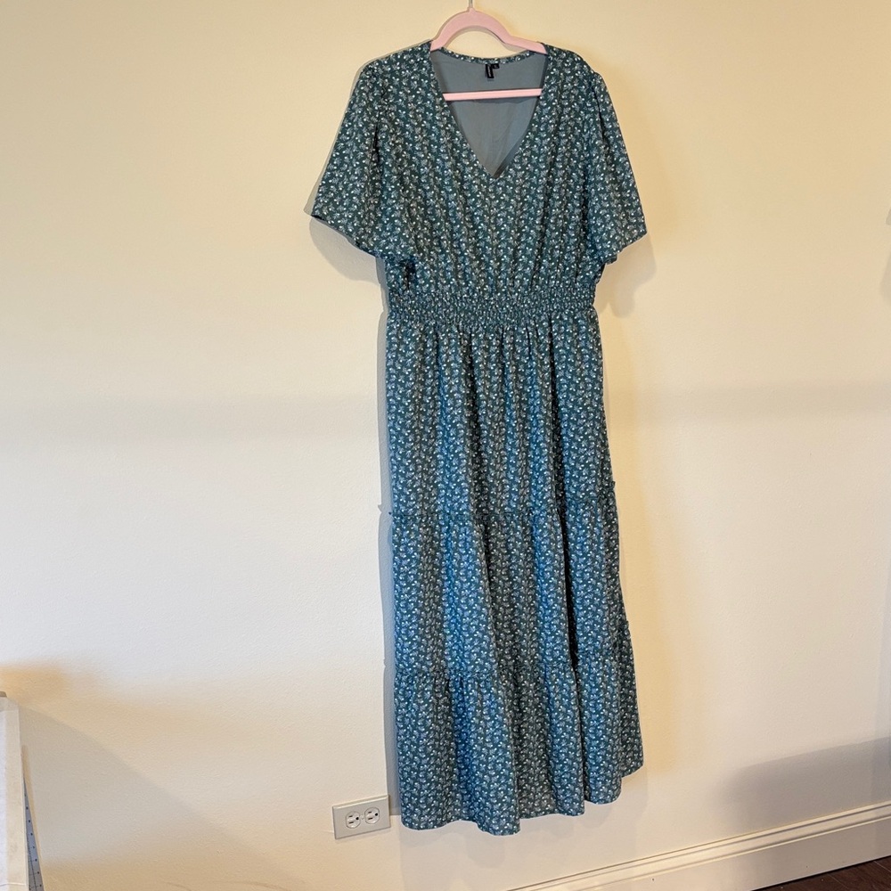 Women's Green Floral V-Neck Maxi Dress